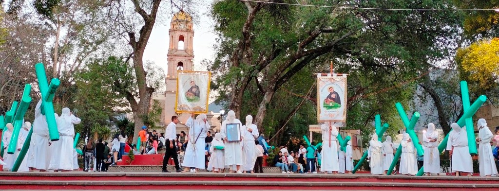 AL CAER LA&nbsp;NOCHE…