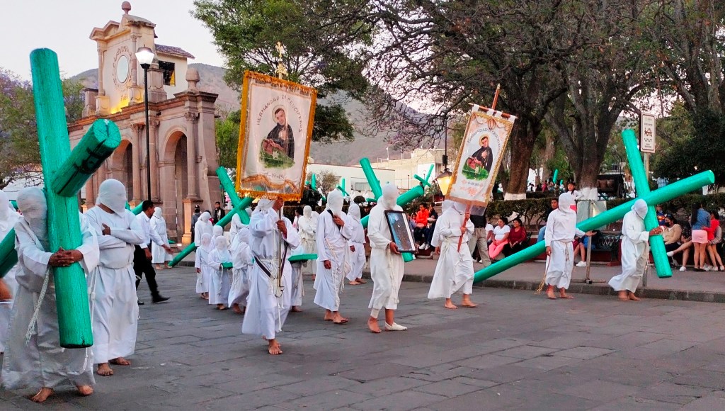 CRUCÍFEROS DE TEMASCALCINGO: HERMANDAD, PENITENCIA,&nbsp;MANDA
