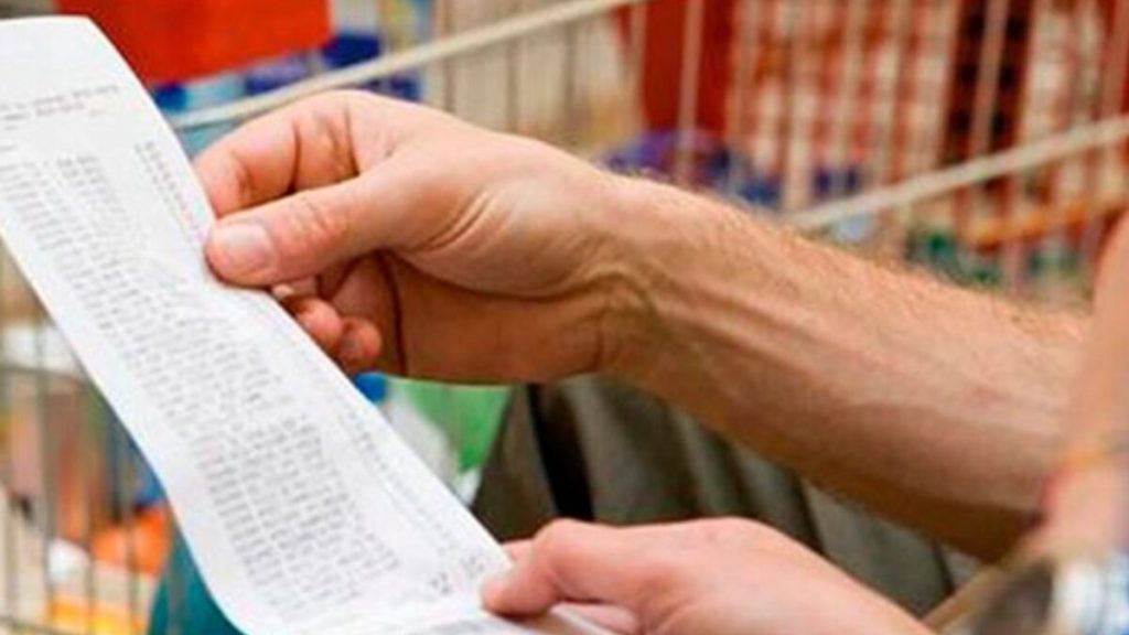 ¿SABÍAS QUE REVISARTE EL TICKET EN EL SUPERMERCADO ES ILEGAL? 