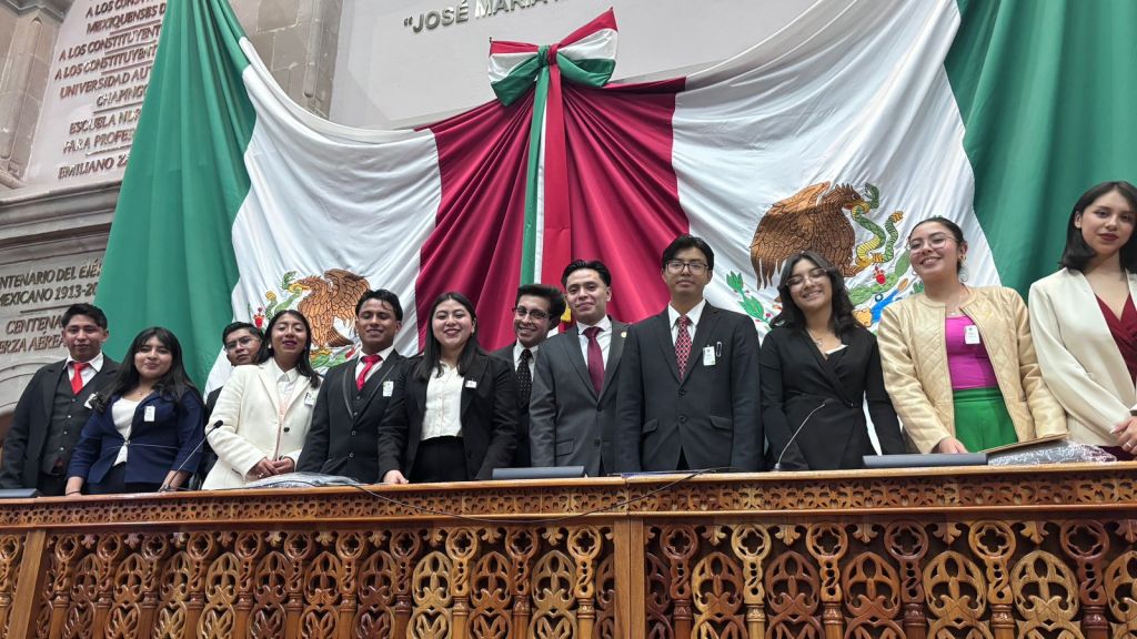ESTUDIANTES DE DERECHO, MEDICINA, INGENIERÍA Y NUTRICIÓN GANAN CONCURSO Y VIVEN UN DÍA COMO LEGISLADORES EN EL CONGRESO DEL ESTADO DE&nbsp;MÉXICO