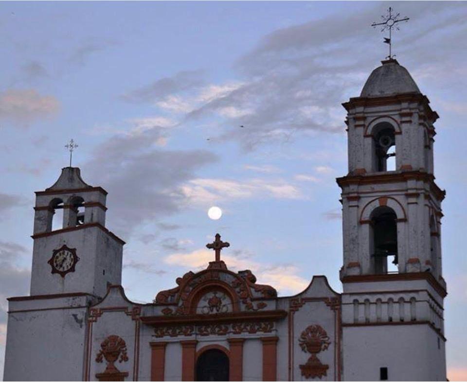 CANTORES Y SACRISTANES