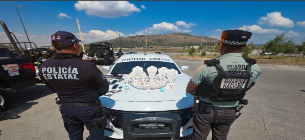 DETIENEN EN SOYANIQUILPAN A CUATRO PRESUNTOS RESPONSABLES DE ROBO CON VIOLENCIA A CASA DE EMPEÑO EN QUERÉTARO; PODRÍAN ESTAR RELACIONADOS CON ROBOS A CASAS DE EMPEÑO EN EL ESTADO DE&nbsp;MÉXICO