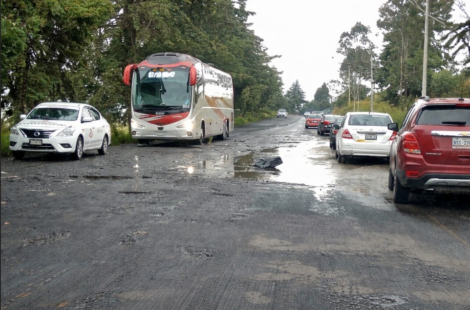 ATLACOMULCO-EL ORO: 15 AÑOS DE ABANDONO QUE CONVIERTEN UNA CARRETERA EN TRAMPA&nbsp;MORTAL