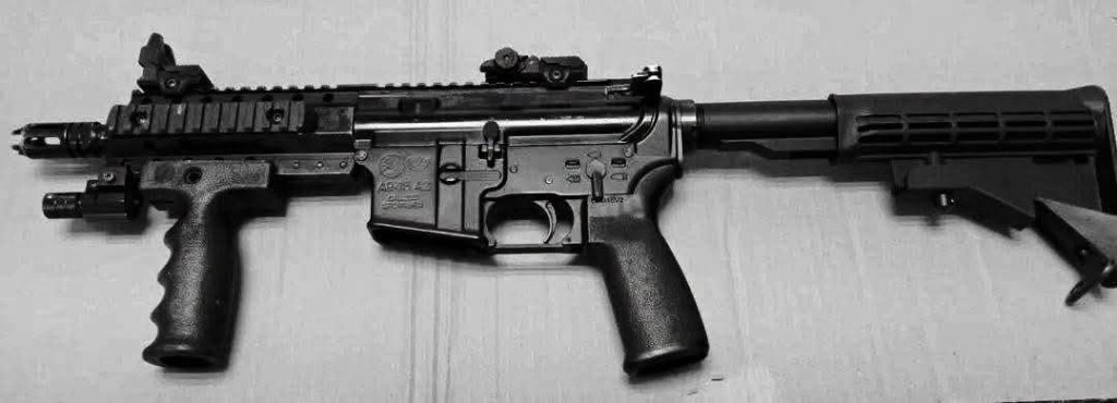 EN ATLACOMULCO ATIENDEN REPORTE POR VIOLENCIA DE GÉNERO Y ASEGURAN UN ARMA aR-15; HAY DOS&nbsp;DETENIDOS