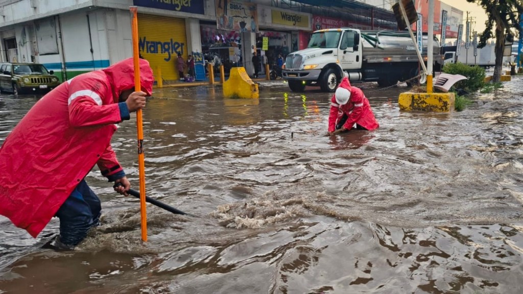 ATIENDE GOBIERNO DEL EDOMÉX 99 ENCHARCAMIENTOS EN 27 MUNICIPIOS MEXIQUENSES EN PRIMER MES DE LA TEMPORADA DE&nbsp;LLUVIAS