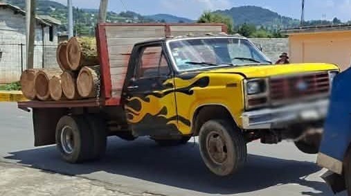 DESMANTELAN PRESUNTO ASERRADERO CLANDESTINO EN MORELOS; ASEGURAN MAQUINARIA, VEHÍCULOS Y MADERA