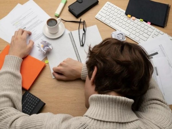 BURNOUT: EL PRECIO DEL ESTRÉS&nbsp;CONSTANTE