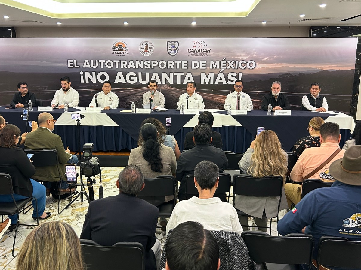 TRANSPORTISTAS EXIGEN DIÁLOGO DIRECTO CON SHEINBAUM; RECHAZAN MÁS REUNIONES SIN&nbsp;RESULTADOS